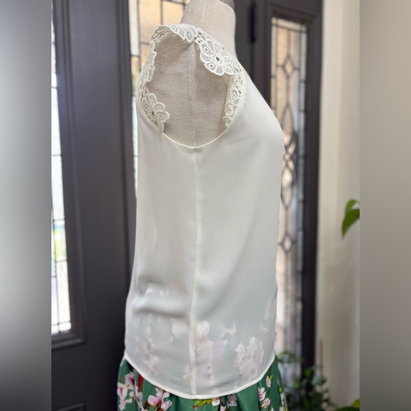 Philosophy Light Ivory Lace Cap Sleeve Pleated Neckline Blouse | Size M - Picture 4 of 8